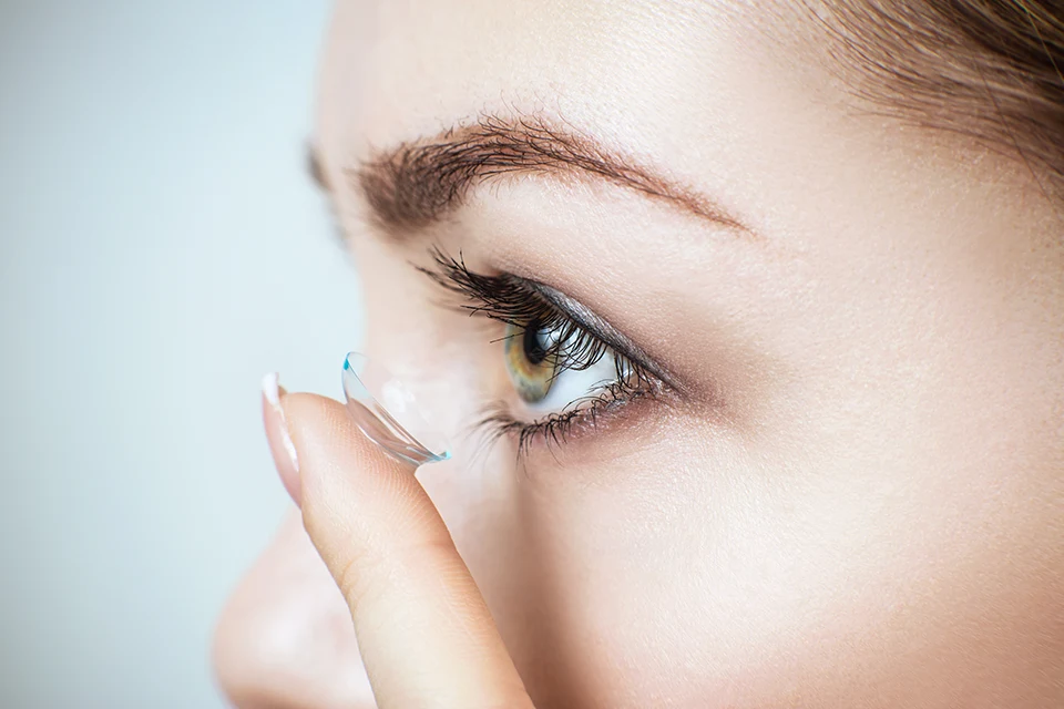 Schlafen mit Kontaktlinsen – Risiken und sichere Alternativen für gesunde Augen
