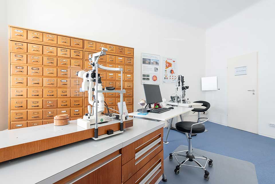 Untersuchungszimmer im Augenlaser-Zentrum am Mehringdamm von Lasermed