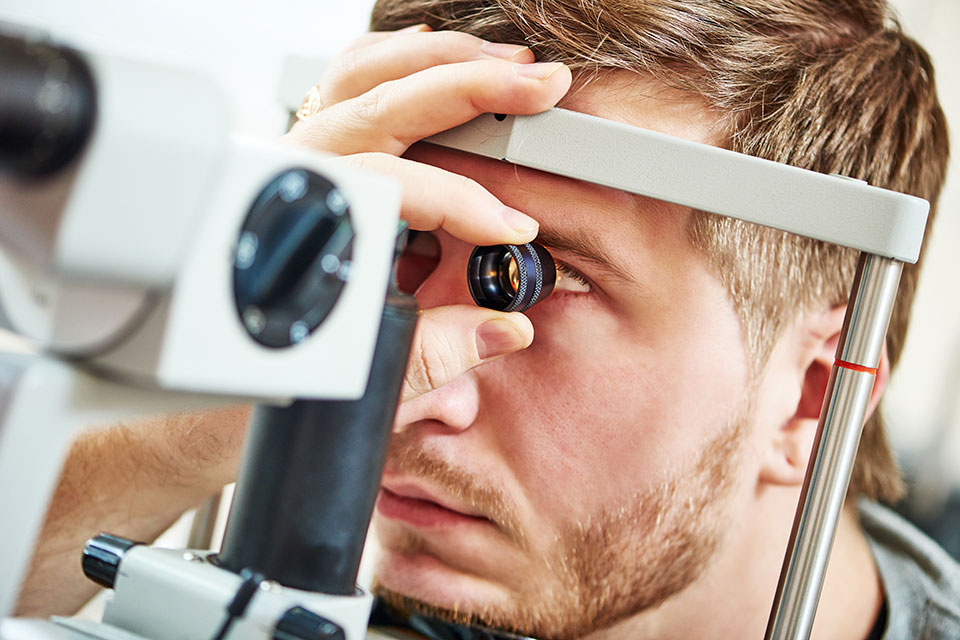 Untersuchung Augenlaser-Zentrum am Mehringdamm